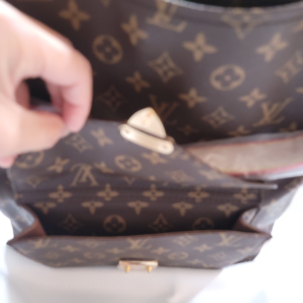 Purse - Picture 4 of 16